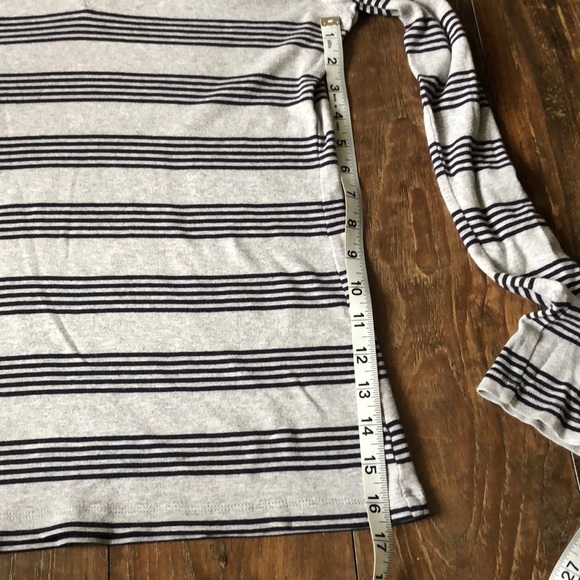 Gap Vneck long sleeve - Picture 5 of 5
